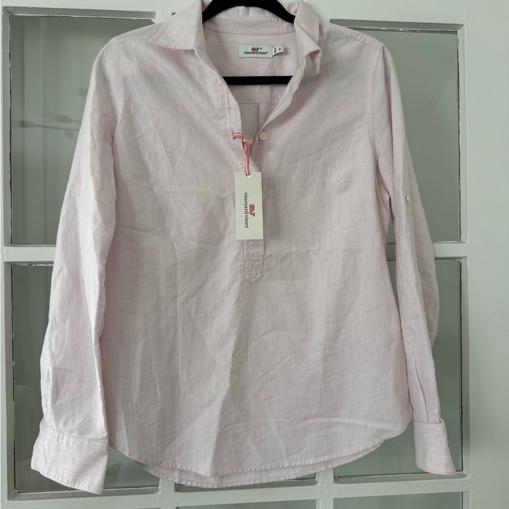 Vineyard Vines women’s button down NEW WITH TAGS! Size 6